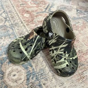 New toddler crocs